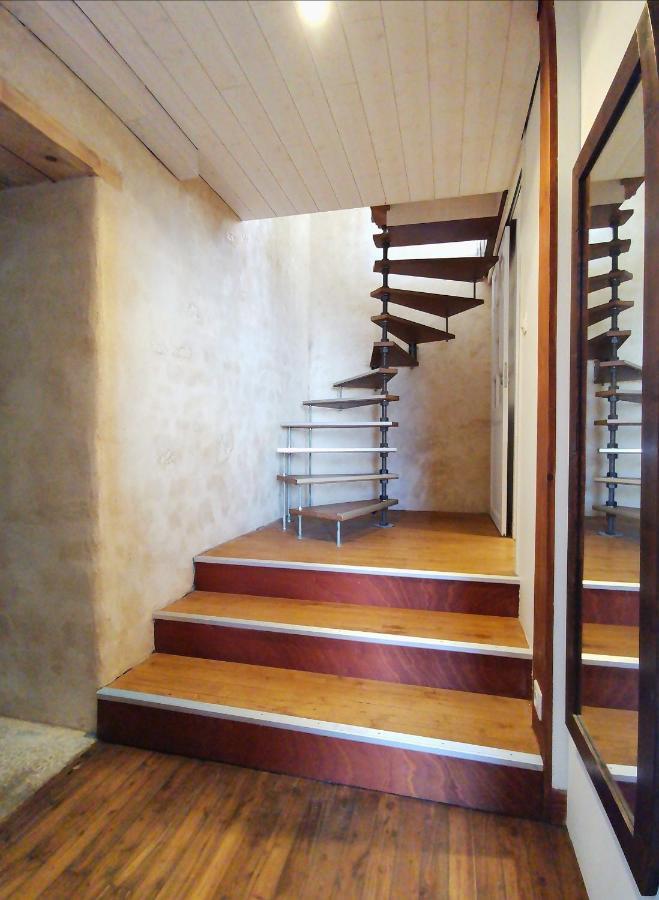 La Maison De Thomas Saint-Amant-de-Boixe Exterior foto